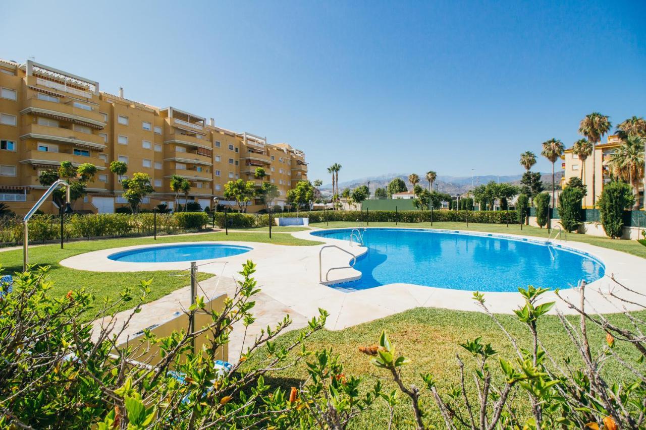 Espectacular Residencial En 2A Linea Piscina Tenis Algarrobo Costa Esterno foto