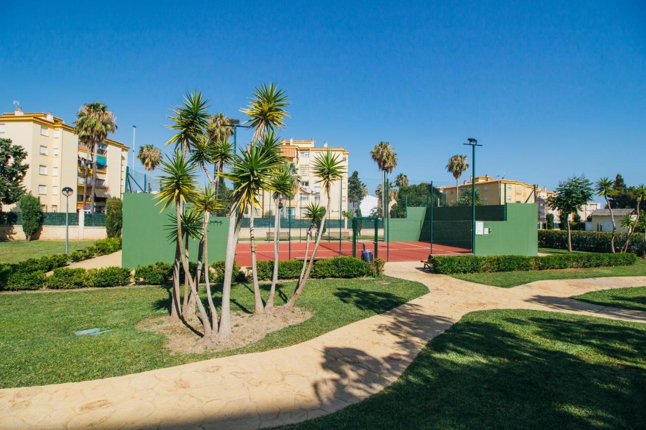 Espectacular Residencial En 2A Linea Piscina Tenis Algarrobo Costa Esterno foto